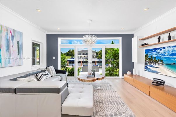 Interior, Living room, Pendant Lights, Recessed Lighting, Wood Texture Flooring