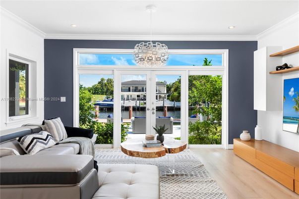 Interior, Living room, Pendant Lights, Recessed Lighting, Wood Texture Flooring