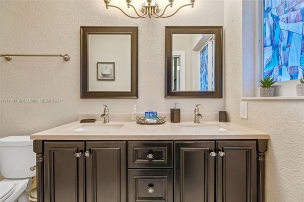 Bathroom, Dual Sink Vanities, Interior