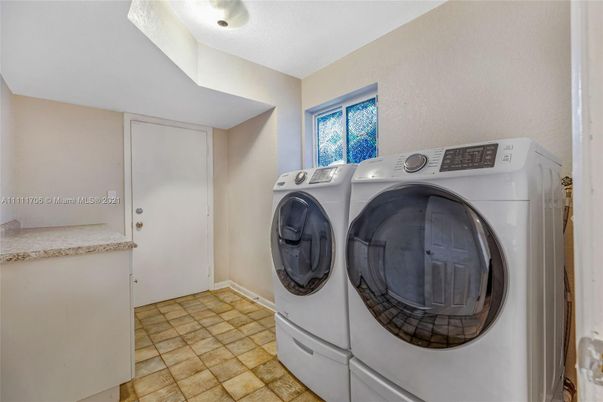 Interior, Washer
