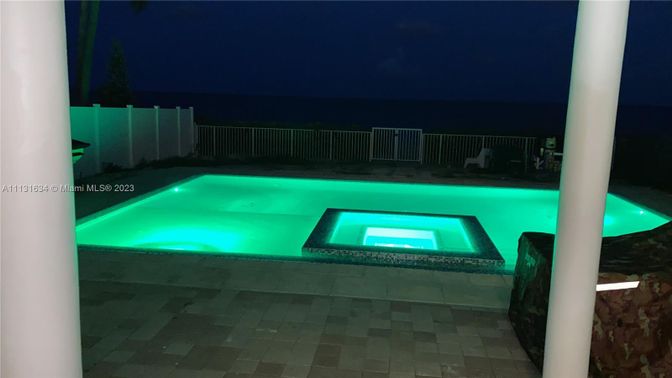 Exterior, Pool