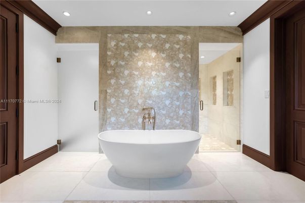 Bathroom, Free Standing Baths, Interior, Recessed Lighting