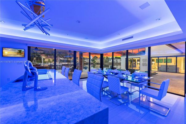 Dining room, Interior, Recessed Lighting