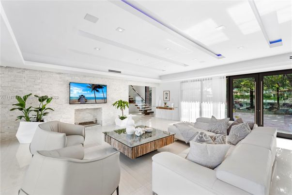 Interior, Living room, Recessed Lighting, Stone Walls