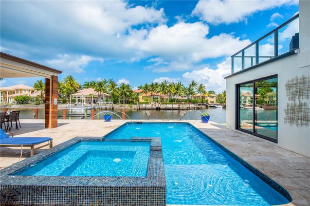Exterior, Pool, Water