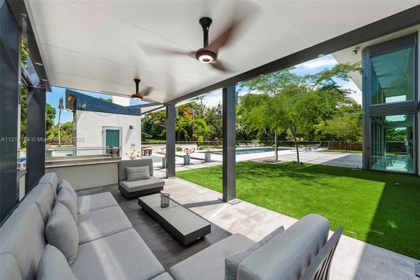 Backyard, Exterior