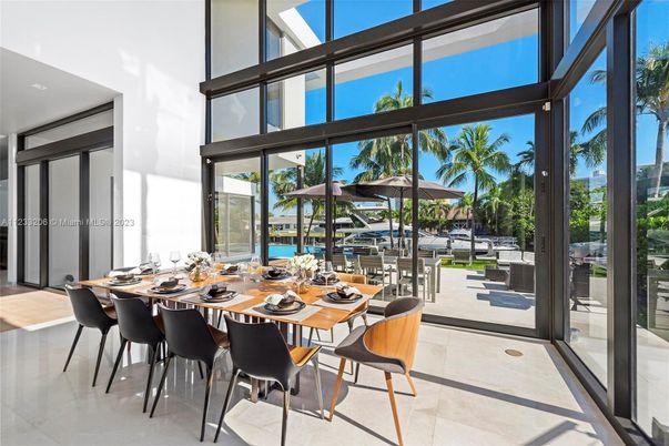 Dining room, Interior, Sun Room, Water