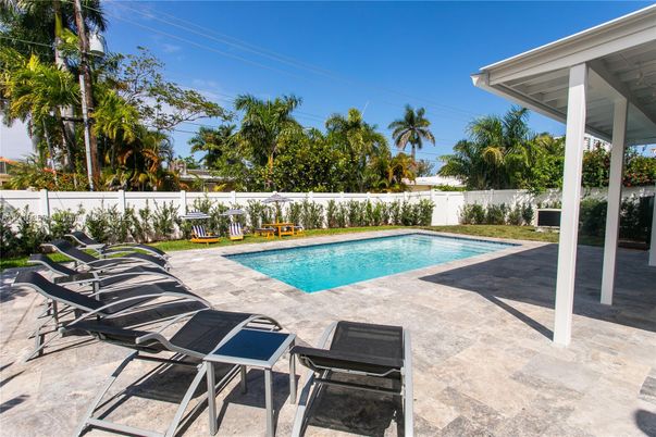 Exterior, Pool