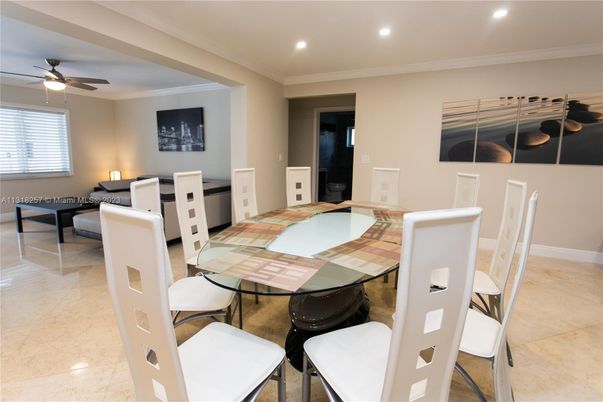 Dining room, Interior, Recessed Lighting