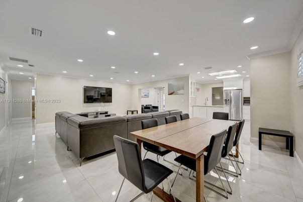 Dining room, Interior, Living room, Recessed Lighting