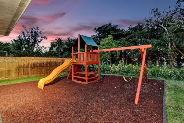 Backyard, Exterior, Playground