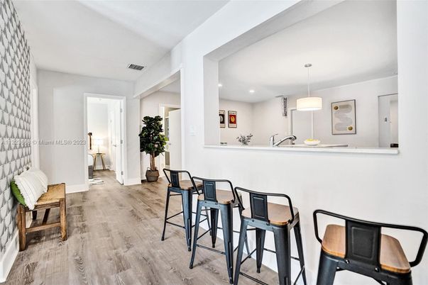 Interior, Pendant Lights, Recessed Lighting, Wood Texture Flooring