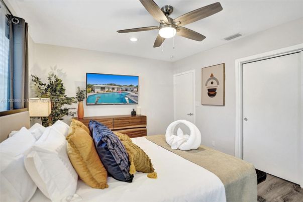 Bedroom, Interior, Recessed Lighting, Wood Texture Flooring