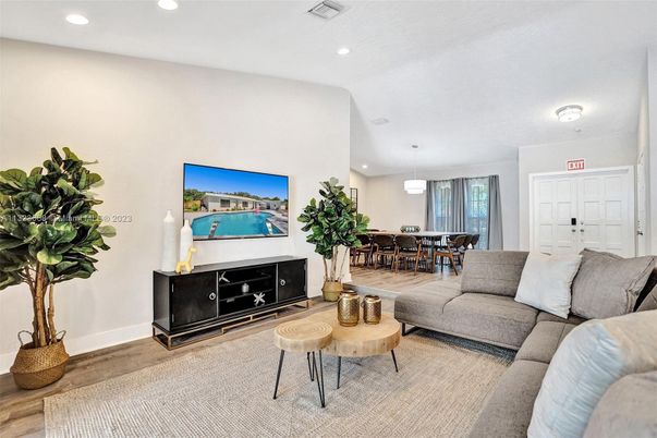 Dining room, Interior, Living room, Pendant Lights, Recessed Lighting, Wood Texture Flooring