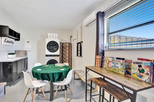 Dining room, Game Room, Interior, Washer