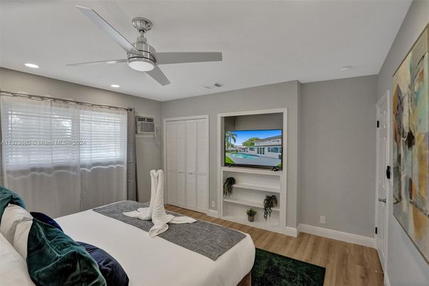 Bedroom, Interior, Recessed Lighting, Wood Texture Flooring