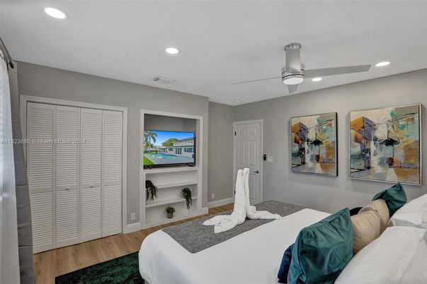 Bedroom, Interior, Recessed Lighting, Wood Texture Flooring