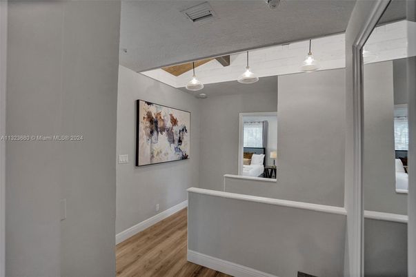 Interior, Pendant Lights, Wood Texture Flooring