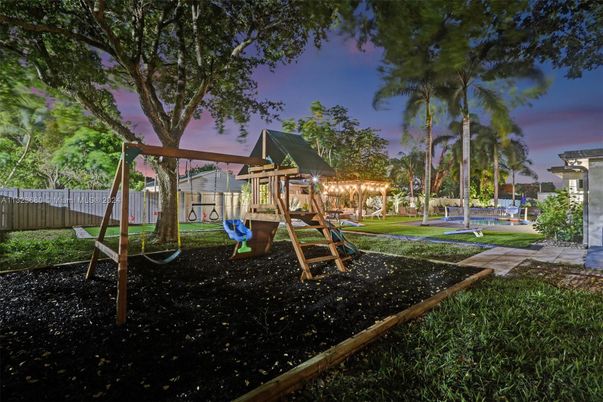 Backyard, Exterior, Playground