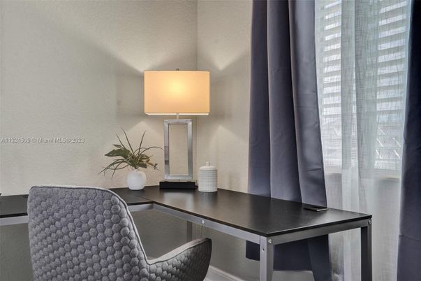 Home Office, Interior