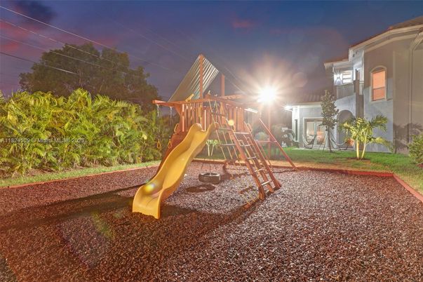 Backyard, Exterior, Playground
