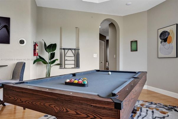 Billiard Table, Game Room, Interior, Wood Texture Flooring