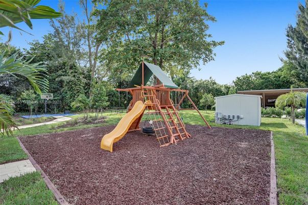 Backyard, Exterior, Playground
