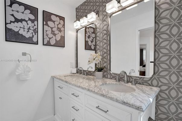 Bathroom, Dual Sink Vanities, Interior