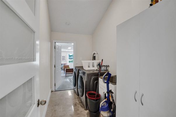Interior, Washer