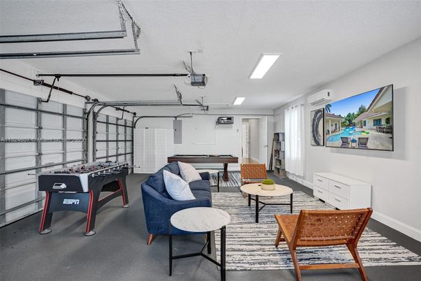 Game Room, Garage, Interior