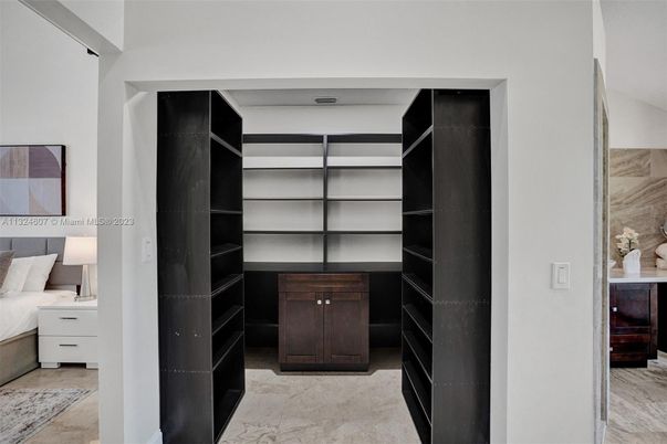 Interior, Walk-in Closets