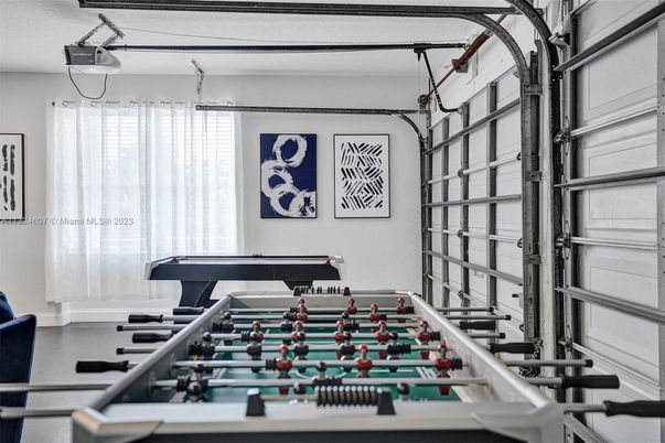 Billiard Table, Game Room, Interior