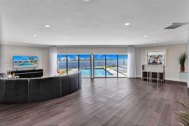Interior, Living room, Recessed Lighting, Water, Wood Texture Flooring