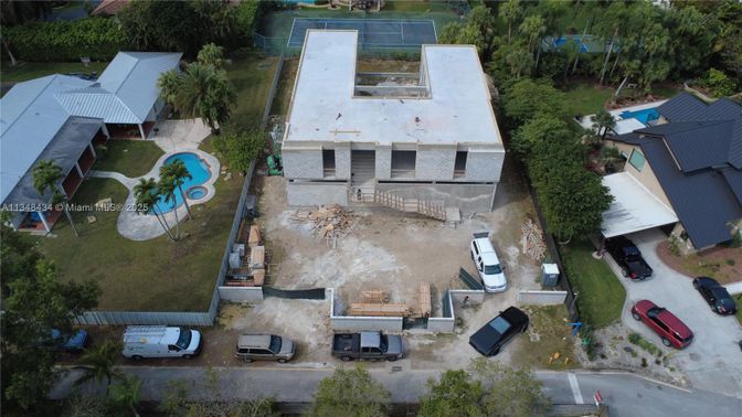 Exterior, Drone