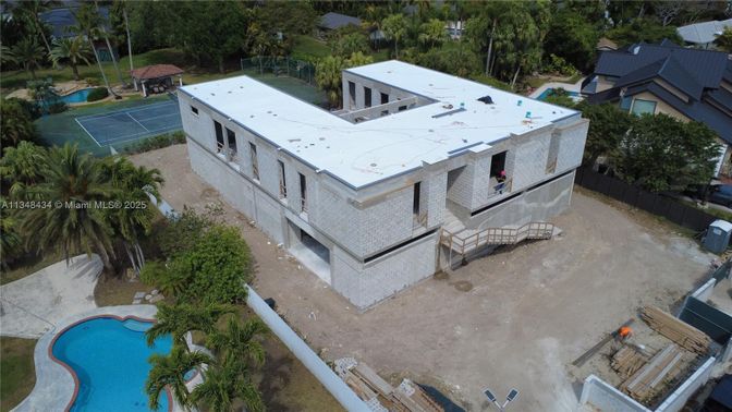 Exterior, Drone