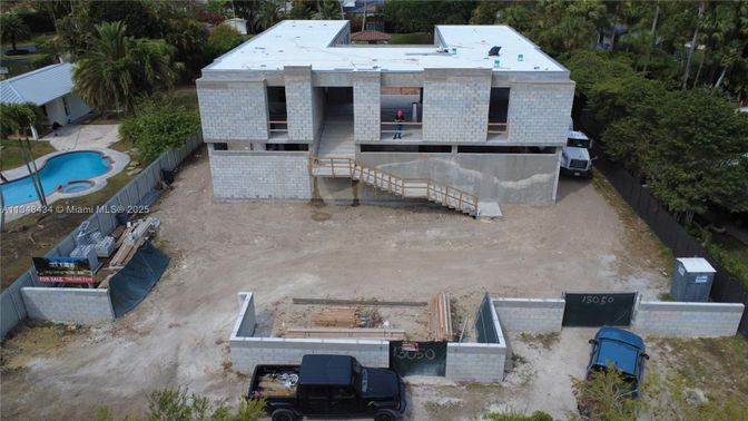 Exterior, Drone