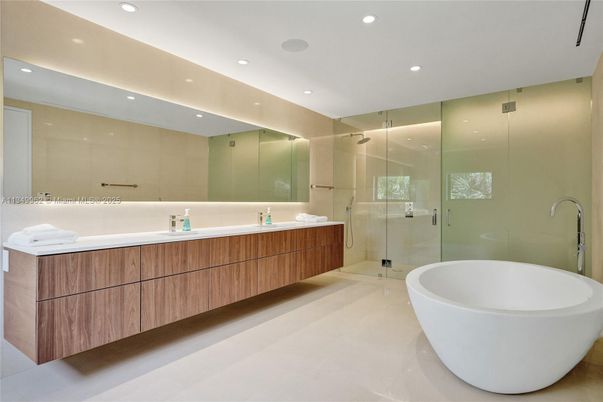 Bathroom, Dual Sink Vanities, Free Standing Baths, Glass Shower, Interior, Recessed Lighting
