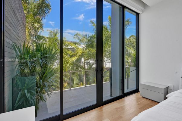 Interior, Sun Room, Wood Texture Flooring