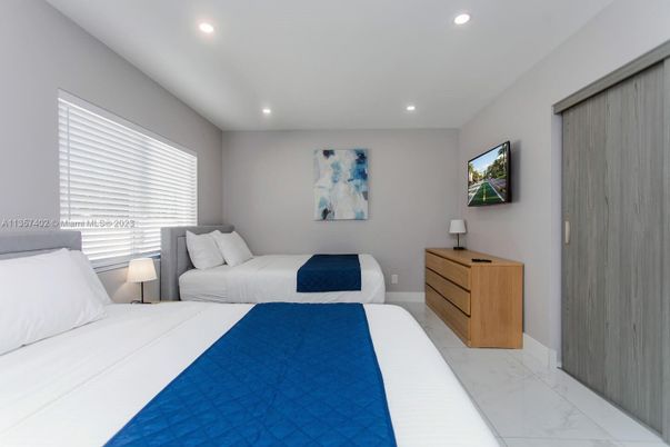 Bedroom, Interior, Marble, Recessed Lighting