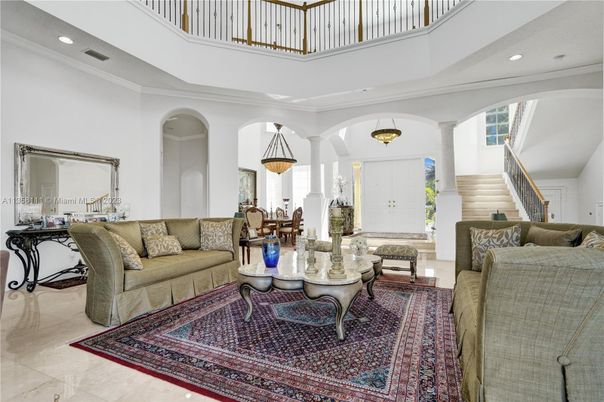 Interior, Living room, Pendant Lights, Recessed Lighting