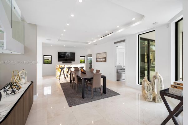 Dining room, Interior, Recessed Lighting