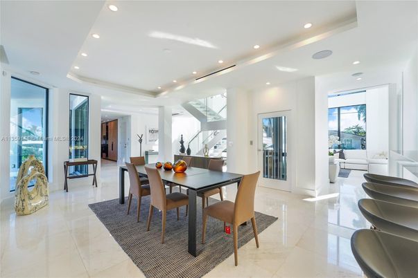Dining room, Interior, Recessed Lighting