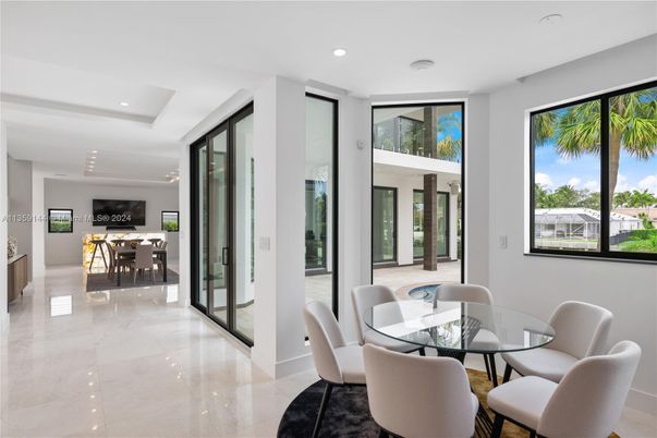 Dining room, Interior, Recessed Lighting