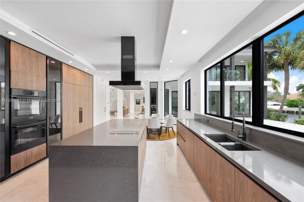 Dining room, Interior, Kitchen, Marble, Recessed Lighting, Stainless Steel Appliances