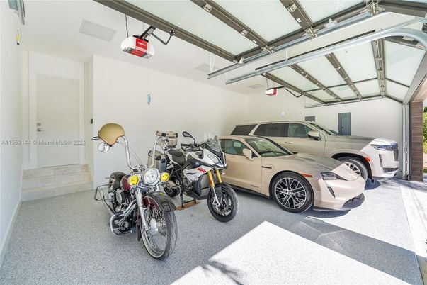 Garage, Interior