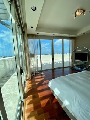 Bedroom, Interior, Recessed Lighting, Water, Wood Texture Flooring