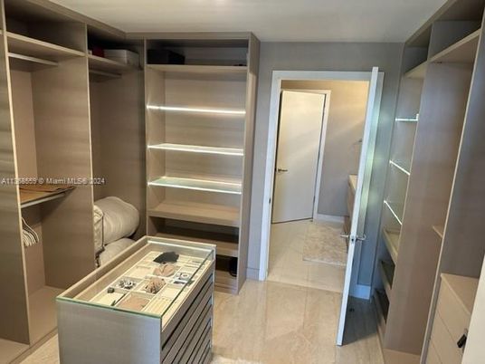 Interior, Walk-in Closets