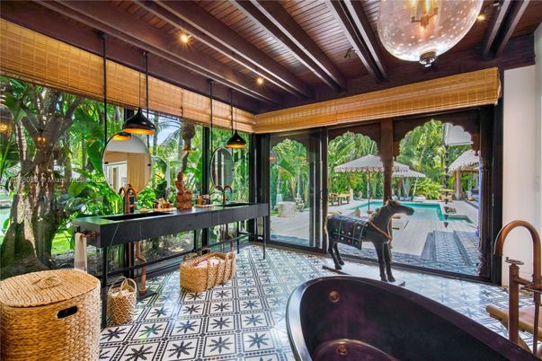 Interior, Pendant Lights, Pool