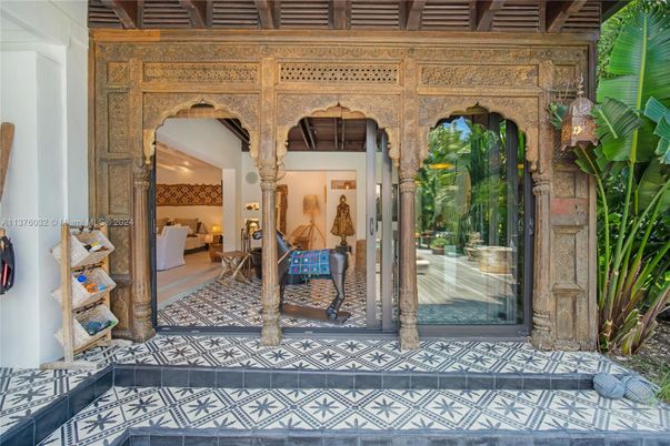 Exterior, Interior, Wooden Beams