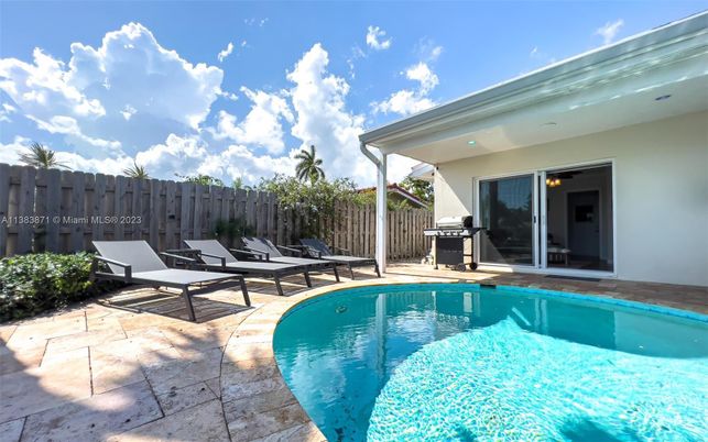 Exterior, Pool